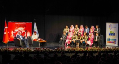 Başkan Arda ve gençler sahnede geleceği konuştu