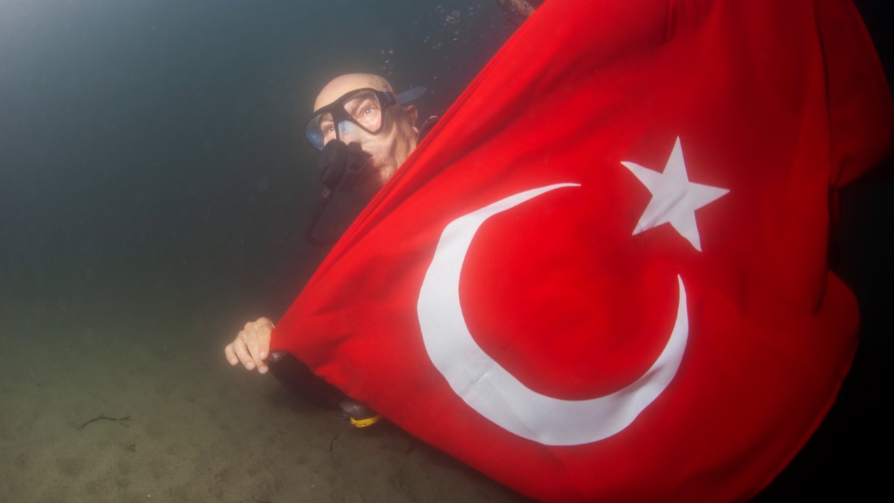 Başkan Soyer İzmir Körfezi’nde tüple dalış yaptı