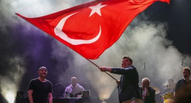 Buca’da 100. yıla yakışır kutlama
