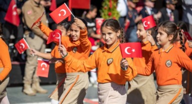 Cumhuriyet coşkusu İzmir’in her yerine yayılacak