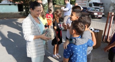 Efes Selçuk’tan Gülümseten Kareler: Çocuklar İstedi Filiz Başkan Yaptı