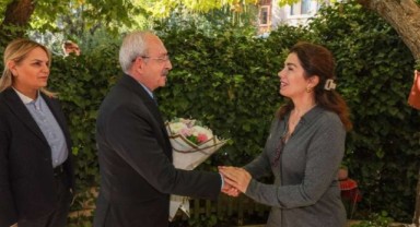 Kemal Kılıçdaroğlu'ndan Ahmet Taner Kışlalı'nın eşine ziyaret!