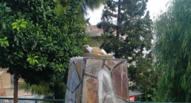 Konak’ta Atatürk büstüne çirkin saldırı