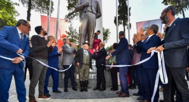 Tire Cumhuriyet Meydanı'nda Atatürk heykeli açıldı