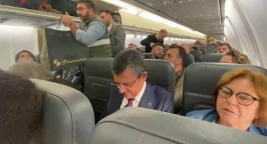 CHP Genel Başkanı Özgür Özel, tarifeli uçakla KKTC’ye gitti
