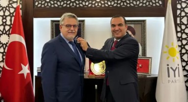 İzmir'de CHP’den seçildi, İyi Parti’ye, ardından DEVA’ya, sonra tekrar İyi Parti’ye geçti!