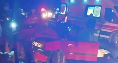 Konya'da katliam gibi kaza! Otomobil ile kamyon çarpıştı; aynı aileden biri bebek olmak üzere 4 kişi öldü