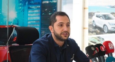 Otomotiv devinde baba-oğul kavgası: Veliahtın paylaşımı olay oldu