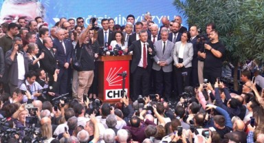 Özel'den İzmir vurgusu! Aslanoğlu'nu kürsüye davet etti