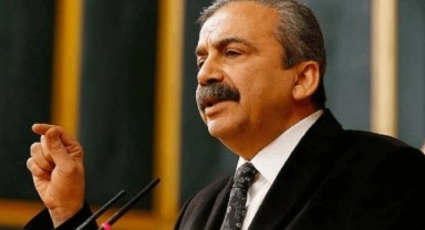 Sırrı Süreyya Önder'in yargılanması durduruldu