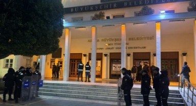 Adana Belediyesi’ne rüşvet operasyonu… Başkan’dan ilk açıklama: Algı amaçlı