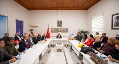 Başkan Soyer’e destek ziyaretleri