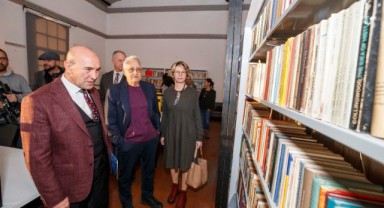 İzmir Büyükşehir Belediyesi’nden Cumhuriyet aydınlarına saygı duruşu