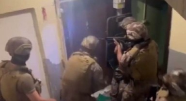 6 ülkede kırmızı bültenle aranan 10 kişi yakalandı!