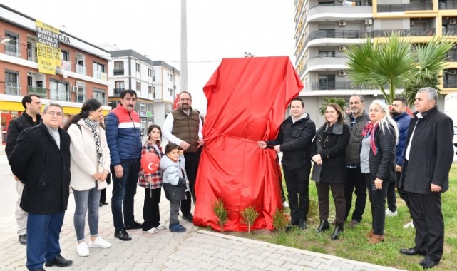 Başkan Gümrükçü Balatçık'ta Parkı Açtı Öğrenci Yurdunun Müjdesini Verdi