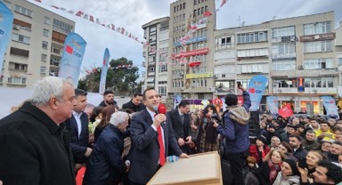 CHP Bornova Belediye Başkan Adayı Ömer Eşki’ye coşkulu karşılama