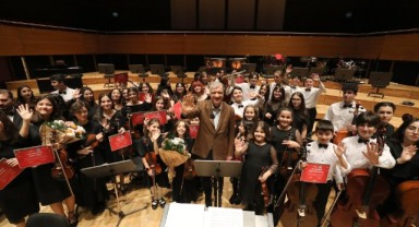 Çocuk Senfoni Ve Cengiz Özkan’dan Muhteşem Konser
