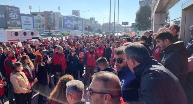 Karabağlar Belediye önünde işçilerden eylem! Selvitopu’na ek protokol çağrısı