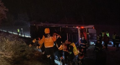 Kastamonu'da yolcu otobüsü devrildi: Çok sayıda ölü ve yaralı var