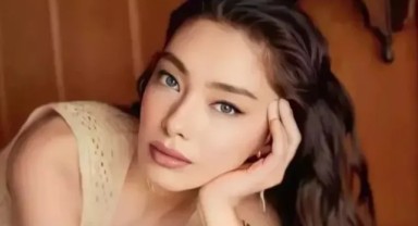 Neslihan Atagül'ün gala tarzına beğeni yağdı: Konuşmasını İspanyolca yaptı