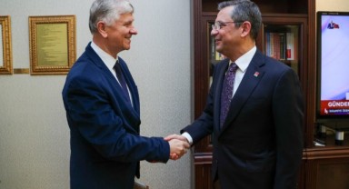 Özgür Özel, Hakan Tahmaz’ı CHP Genel Merkezi’nde ağırladı