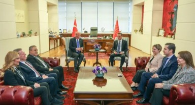 Özgür Özel ve Muharrem İnce'den görüşme sonrası ilk açıklamalar... Konuşmaların ana gündemi: Yargı krizi