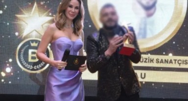 Ünlü şarkıcıya taciz şoku! 'Dudaklarınla beni vakumla' Bu mesaj DM kutusunu kapattırdı