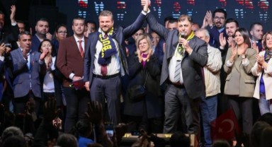 Buca'da miting gibi çifte açılış