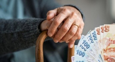 Emeklilerin bayram ikramiyesi 3 bin lira olacak