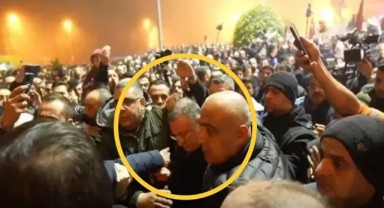 Lütfü Savaş depremin yıldönümünde Hatay'da böyle protesto edildi: Korumalar kaçırdı