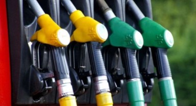 Motorinden sonra benzine de zam geldi!