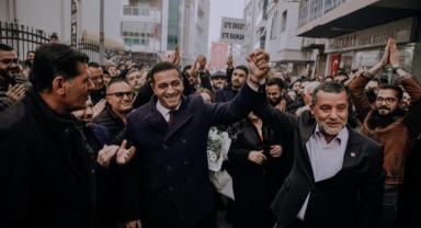 Narlıdere Genç Başkanı Bağrına Bastı