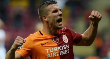 Ünlü futbolcu Lukas Podolski döner kralı oldu! Paraya para demiyor