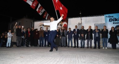 Başkan Kırgöz’e Dede Ocağı Kıratlı’da Zeybek Sürprizi