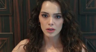 Ceketini düğmelerini açtı görenler yorum yapmadan duramadı. Hafsanur Sancaktutan tarzıyla şaşırttı