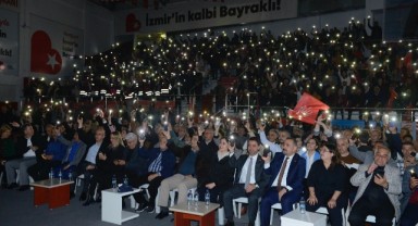 CHP Bayraklı örgütü tek yumruk!