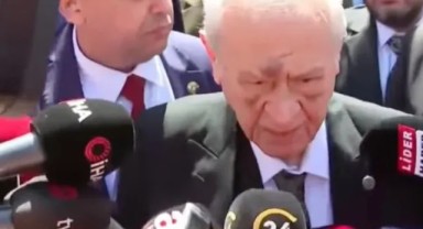 Devlet Bahçeli'nin yüzüne ve koluna ne oldu? Gözlerinin altındaki morluklar dikkat çekti
