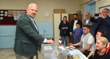Pehlivan: Oylarımız demokrasi ve Menemen için…