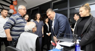 Seferihisar’da emeklilerin hesabına 2 bin TL yattı