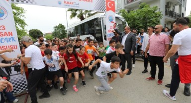 23 Nisan Coşkusu Menderes’i Sardı