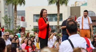 23 Nisan Karşıyaka’da coşkuyla kutlandı
