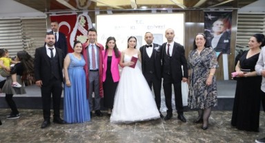 Başkan İrfan Önal ilk nikahlarını kıydı