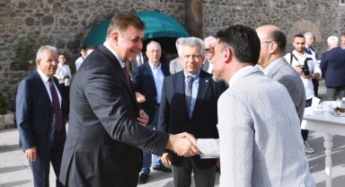 Başkan Tugay yeni dönemin ilk İEKKK toplantısında yol haritasını anlattı