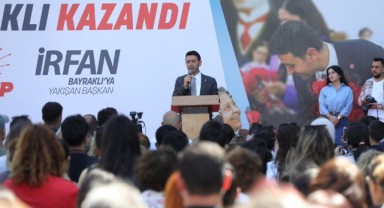 Bayraklı’da davullu zurnalı bayramlaşma