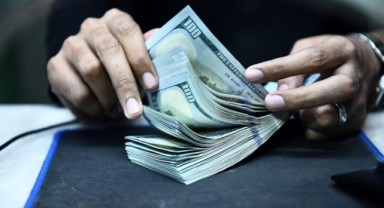 Dolarda seçim sonrası dalgalanma sürüyor