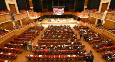 İzmir Büyükşehir'de meclis dağılımı belli oldu