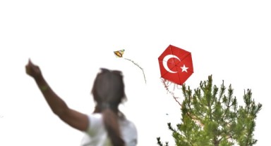 İzmirliler Aşık Veysel’deki Uçurtma Şenliği’nde buluştu
