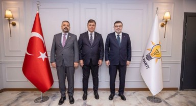 Başkan Tugay AK Parti İl Başkanlığı ziyaretinde iş birliği mesajı verdi