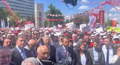 Başkan Tugay CHP’nin ‘Büyük Emekli Mitingi’ne katıldı