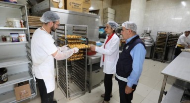 Bayraklı'da gıda satışı yapan işletmelere sıkı denetim